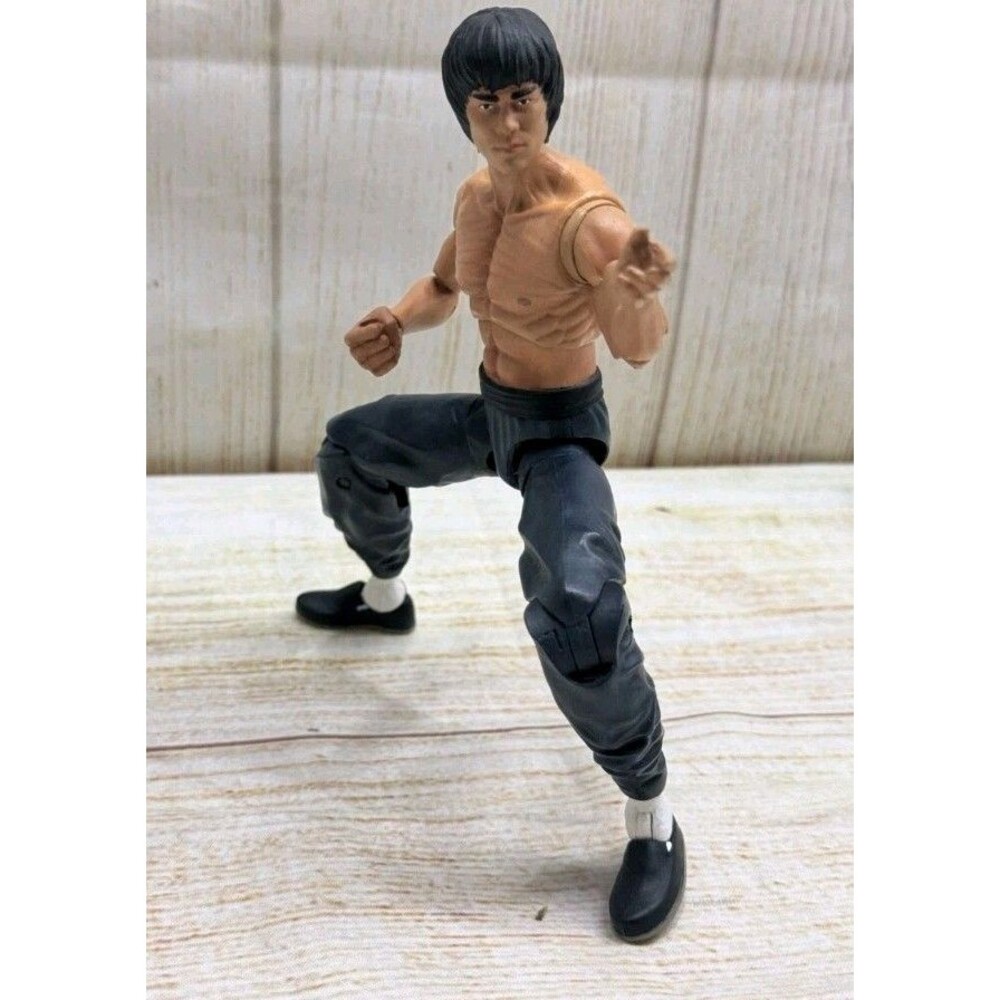 Bruce Lee Rare 7 Inch Action Figure Diamond Select 2020 Navy Blue Pants